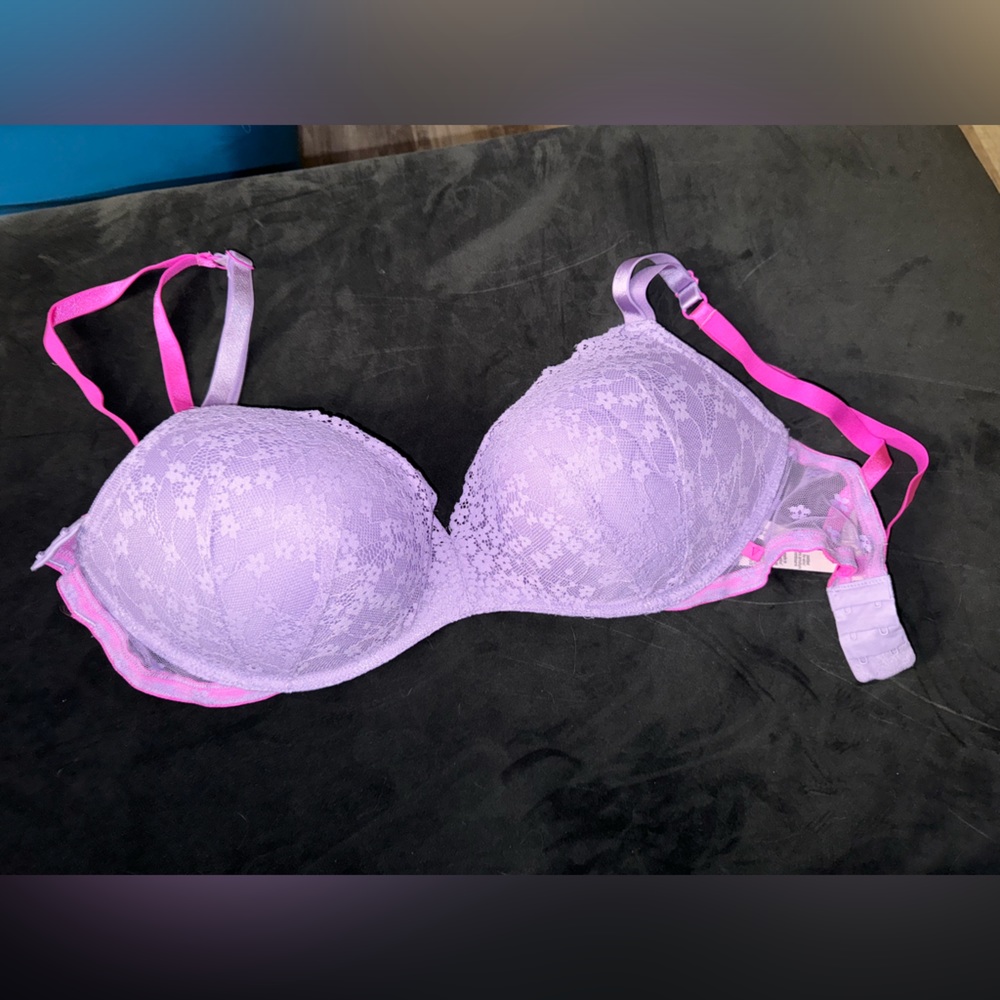 Victoria’s Secret Sexy Tee Wireless Push-up Bra